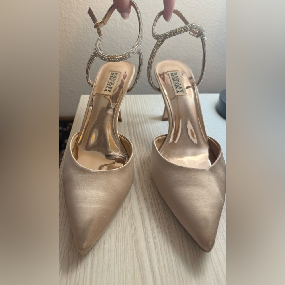 Badgley Mischka: Autumn Ankle Strap Kitten Heel Pumps, Champagne Satin